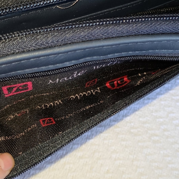 Stone Mountain Wallet - Picture 10 of 12